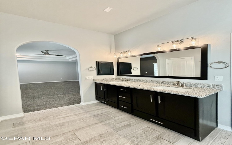 15136 AMBITION Avenue, El Paso, TX 79938, 5 Habitaciones Habitaciones , ,3 BañosBaños,Residential,En Venta,15136 AMBITION Avenue,0,934011