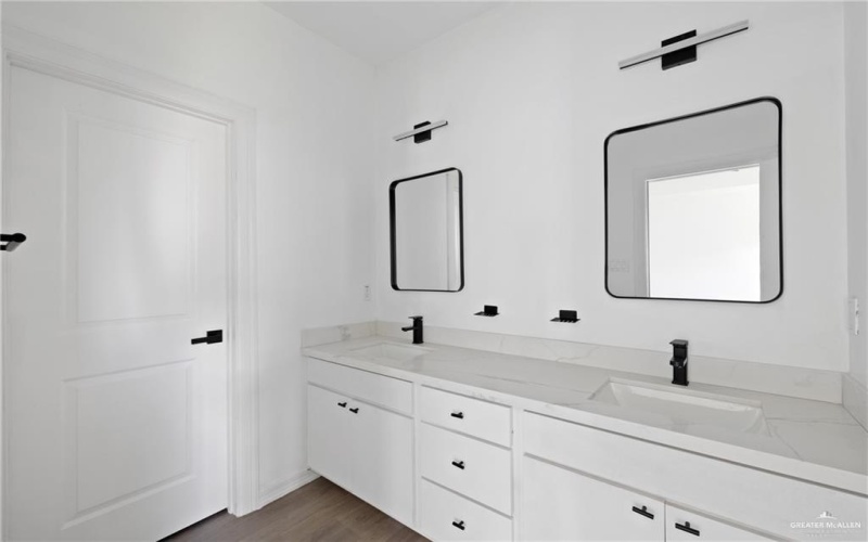 1713 Diplomat Drive, Edinburg, TX 78542, 3 Habitaciones Habitaciones , ,2 BañosBaños,Residential,En Venta,1713 Diplomat Drive,0,483463