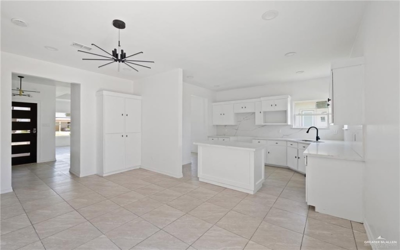 1713 Diplomat Drive, Edinburg, TX 78542, 3 Habitaciones Habitaciones , ,2 BañosBaños,Residential,En Venta,1713 Diplomat Drive,0,483463