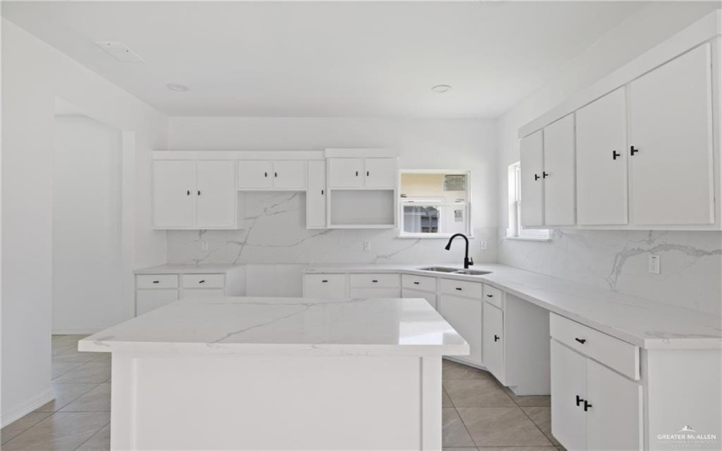 1713 Diplomat Drive, Edinburg, TX 78542, 3 Habitaciones Habitaciones , ,2 BañosBaños,Residential,En Venta,1713 Diplomat Drive,0,483463