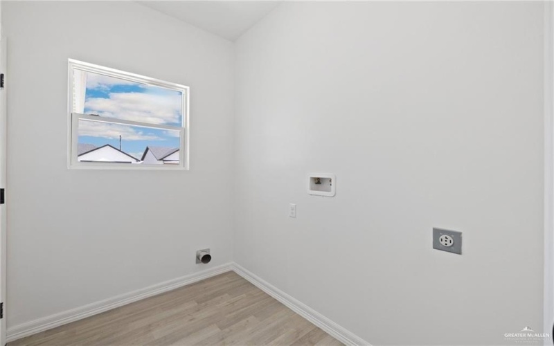 1713 Diplomat Drive, Edinburg, TX 78542, 3 Habitaciones Habitaciones , ,2 BañosBaños,Residential,En Venta,1713 Diplomat Drive,0,483463