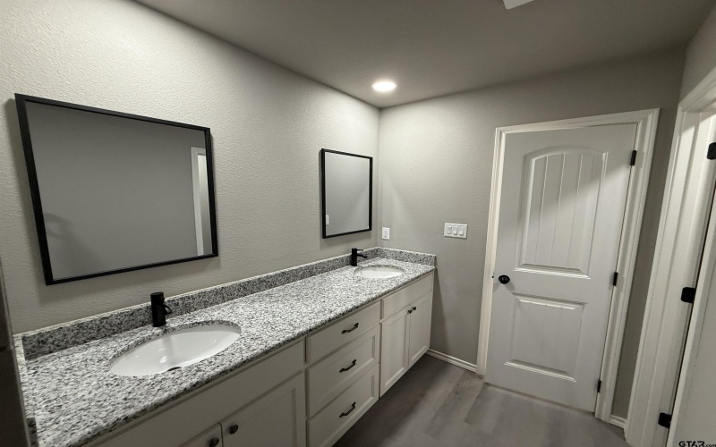 357 PR 6292, Mineola, TX 75773, 3 Bedrooms Bedrooms, ,2 BathroomsBathrooms,Residential,For Sale,357 PR 6292,0,25016924