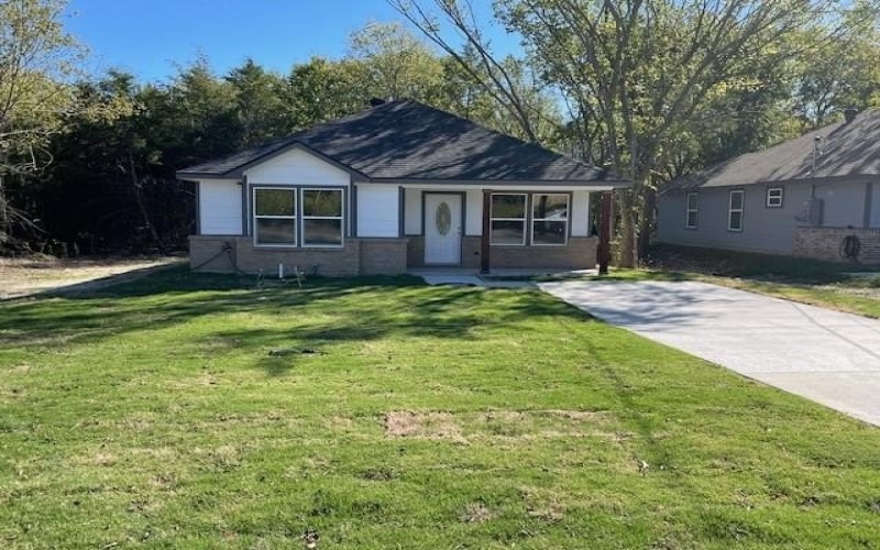 1811 Morgan Street, Greenville, TX 75401, 3 Habitaciones Habitaciones , ,2 BañosBaños,Residential,En Venta,1811 Morgan Street,20866648