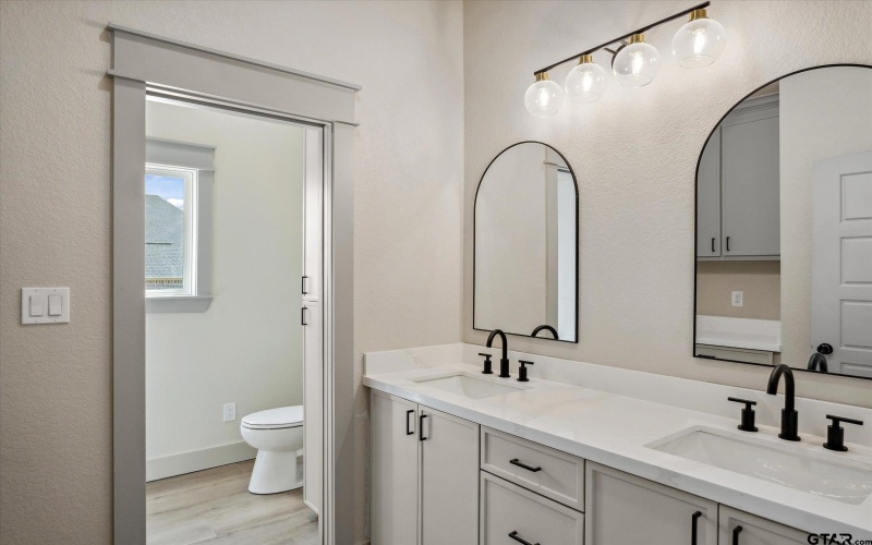 14708 Fallow Lane, Lindale, TX 75771, 4 Bedrooms Bedrooms, ,2 BathroomsBathrooms,Residential,For Sale,14708 Fallow Lane,25007014