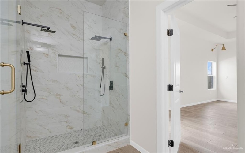 8015 N 48th Lane, McAllen, TX 78504, 4 Bedrooms Bedrooms, ,3 BathroomsBathrooms,Residential,For Sale,8015 N 48th Lane,0,487484