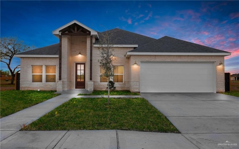 8015 N 48th Lane, McAllen, TX 78504, 4 Bedrooms Bedrooms, ,3 BathroomsBathrooms,Residential,For Sale,8015 N 48th Lane,0,487484