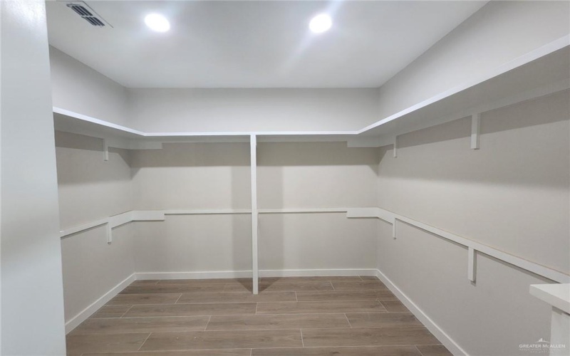 2529 Trinity Avenue, McAllen, TX 78504, 3 Bedrooms Bedrooms, ,3 BathroomsBathrooms,Residential,For Sale,2529 Trinity Avenue,0,487522