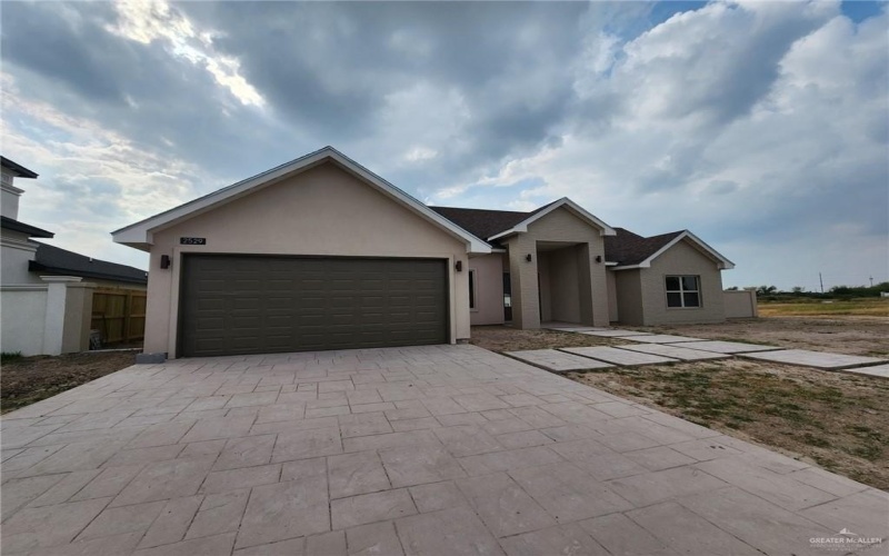 2529 Trinity Avenue, McAllen, TX 78504, 3 Bedrooms Bedrooms, ,3 BathroomsBathrooms,Residential,For Sale,2529 Trinity Avenue,0,487522
