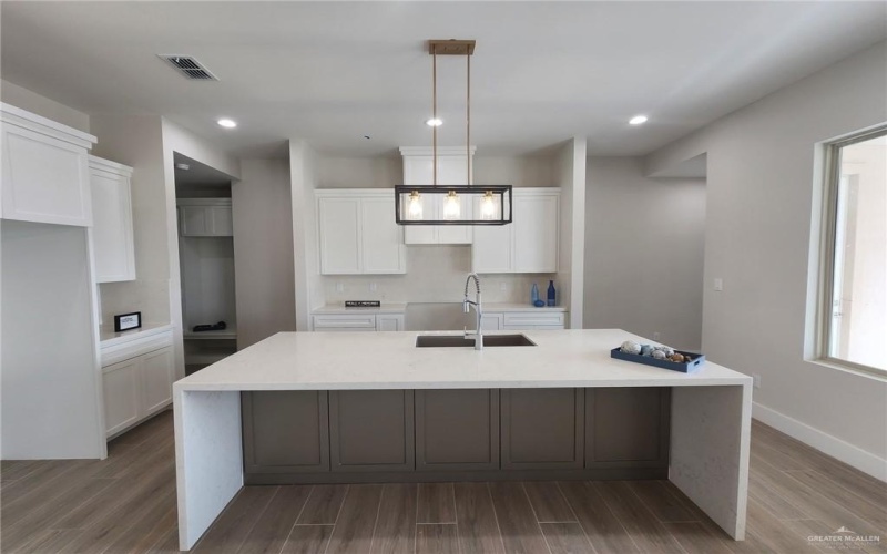 2529 Trinity Avenue, McAllen, TX 78504, 3 Bedrooms Bedrooms, ,3 BathroomsBathrooms,Residential,For Sale,2529 Trinity Avenue,0,487522