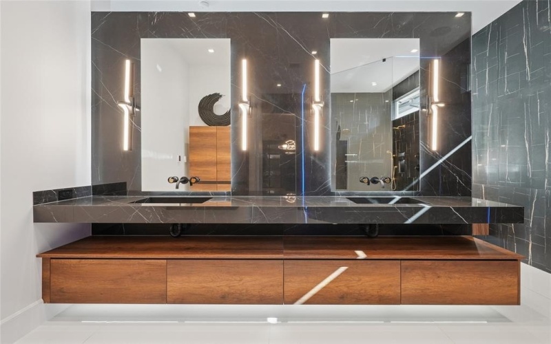 2104 Ainsley Court, Westlake, TX 76262, 4 Bedrooms Bedrooms, ,5 BathroomsBathrooms,Residential,For Sale,2104 Ainsley Court,0,21116929