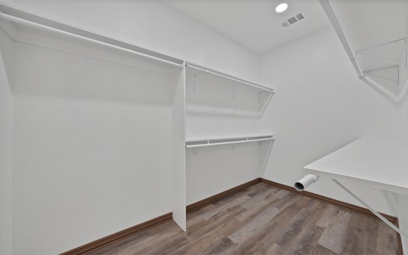 206 Hix Road, Cleburne, TX 76031, 5 Bedrooms Bedrooms, ,2 BathroomsBathrooms,Residential,For Sale,206 Hix Road,0,21117401