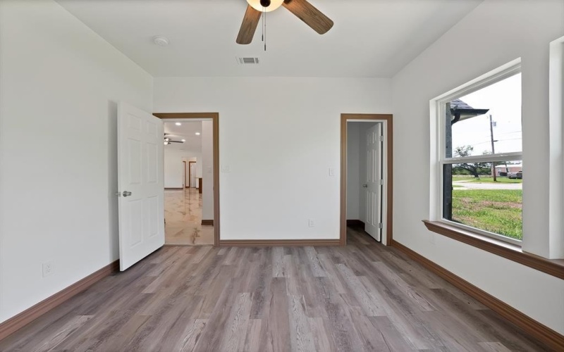 206 Hix Road, Cleburne, TX 76031, 5 Bedrooms Bedrooms, ,2 BathroomsBathrooms,Residential,For Sale,206 Hix Road,0,21117401