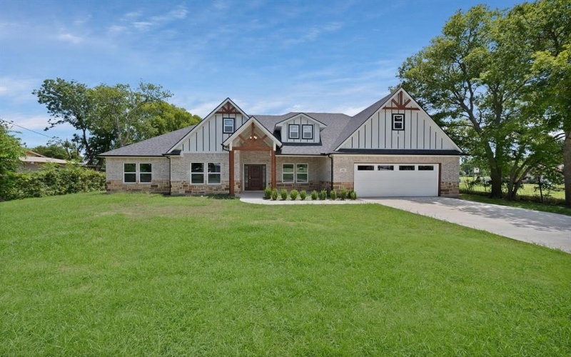 206 Hix Road, Cleburne, TX 76031, 5 Bedrooms Bedrooms, ,2 BathroomsBathrooms,Residential,For Sale,206 Hix Road,0,21117401