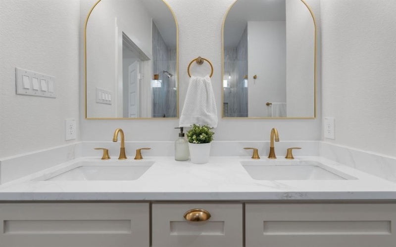 1607 Amanda Avenue, Fort Worth, TX 76105, 3 Bedrooms Bedrooms, ,2 BathroomsBathrooms,Residential,For Sale,1607 Amanda Avenue,0,21117642