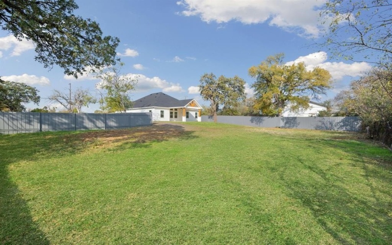 1607 Amanda Avenue, Fort Worth, TX 76105, 3 Bedrooms Bedrooms, ,2 BathroomsBathrooms,Residential,For Sale,1607 Amanda Avenue,0,21117642