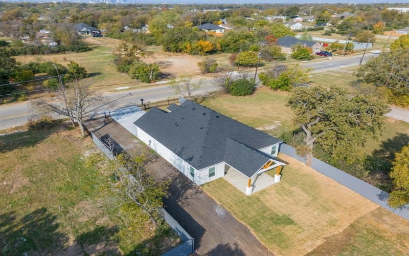 1607 Amanda Avenue, Fort Worth, TX 76105, 3 Bedrooms Bedrooms, ,2 BathroomsBathrooms,Residential,For Sale,1607 Amanda Avenue,0,21117642