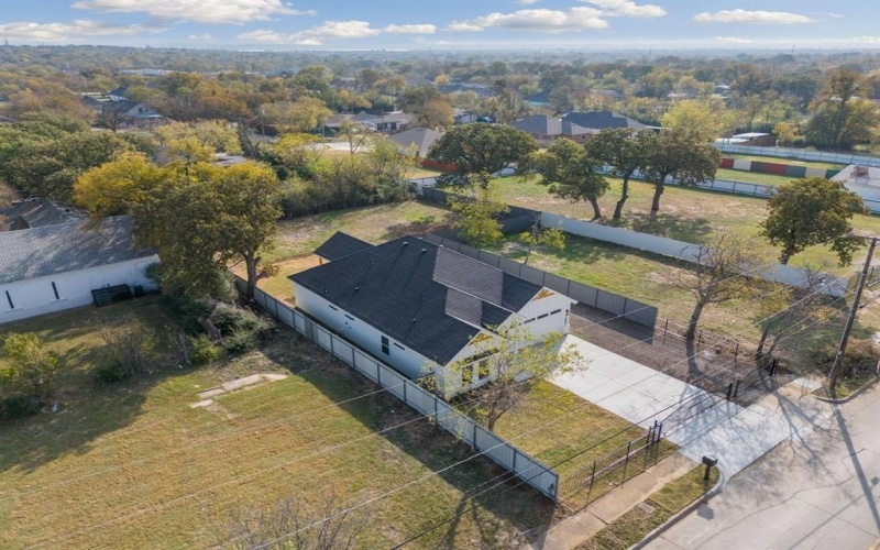 1607 Amanda Avenue, Fort Worth, TX 76105, 3 Bedrooms Bedrooms, ,2 BathroomsBathrooms,Residential,For Sale,1607 Amanda Avenue,0,21117642