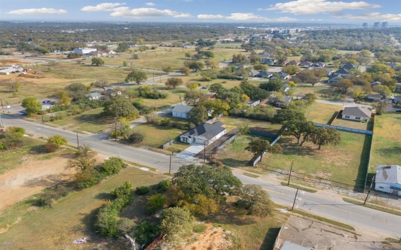 1607 Amanda Avenue, Fort Worth, TX 76105, 3 Bedrooms Bedrooms, ,2 BathroomsBathrooms,Residential,For Sale,1607 Amanda Avenue,0,21117642