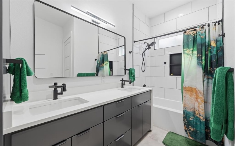 2303 Timber Creek Court, Cedar Hill, TX 75104, 4 Habitaciones Habitaciones , ,3 BañosBaños,Residential,En Venta,2303 Timber Creek Court,0,21113247