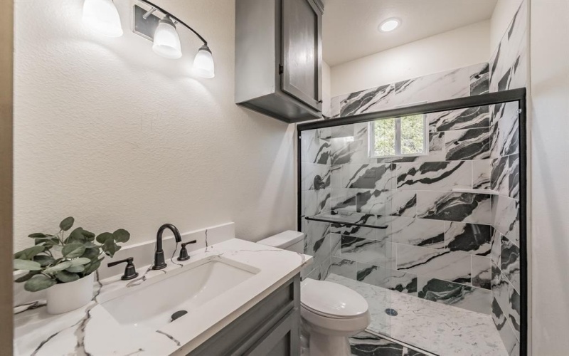 2515 Coyote Trail, Granbury, TX 76048, 3 Habitaciones Habitaciones , ,2 BañosBaños,Residential,En Venta,2515 Coyote Trail,0,21115541