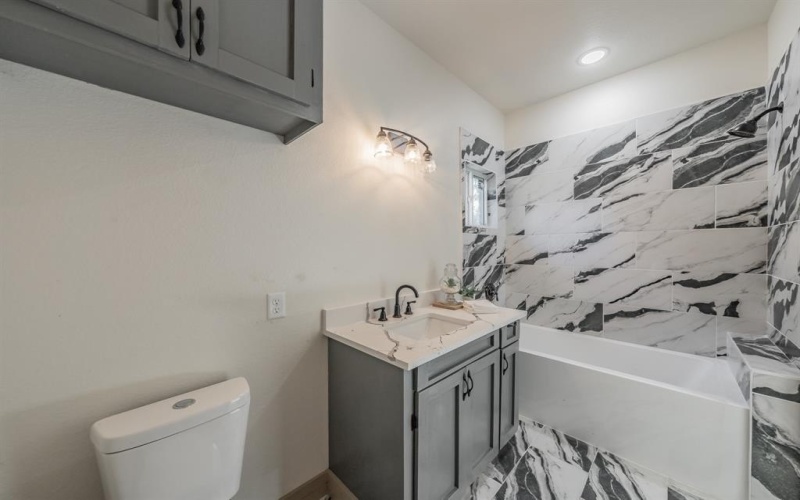 2515 Coyote Trail, Granbury, TX 76048, 3 Habitaciones Habitaciones , ,2 BañosBaños,Residential,En Venta,2515 Coyote Trail,0,21115541