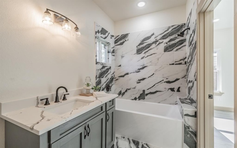 2515 Coyote Trail, Granbury, TX 76048, 3 Habitaciones Habitaciones , ,2 BañosBaños,Residential,En Venta,2515 Coyote Trail,0,21115541