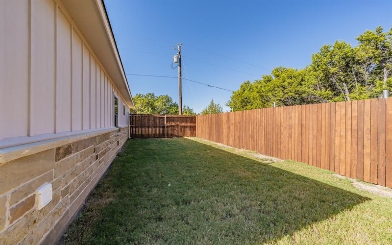 2515 Coyote Trail, Granbury, TX 76048, 3 Habitaciones Habitaciones , ,2 BañosBaños,Residential,En Venta,2515 Coyote Trail,0,21115541