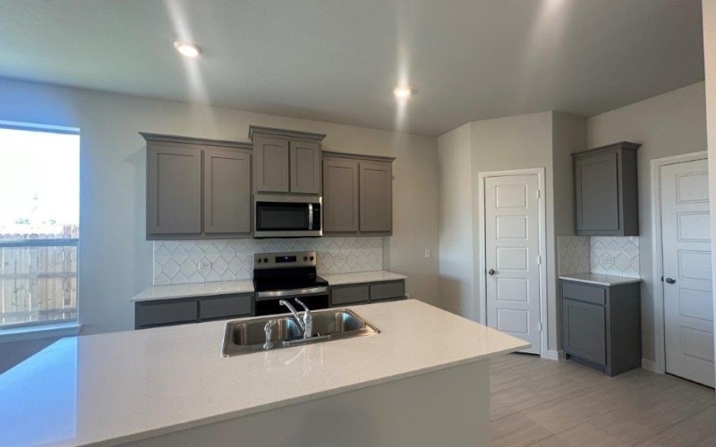 925 BOLL WEEVIL Drive, Cleburne, TX 76031, 4 Habitaciones Habitaciones , ,2 BañosBaños,Residential,En Venta,925 BOLL WEEVIL Drive,0,21116317