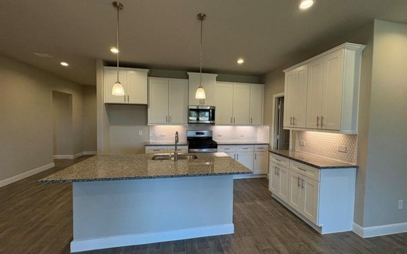 4237 CORNERSTONE Circle, Granbury, TX 76048, 4 Habitaciones Habitaciones , ,2 BañosBaños,Residential,En Venta,4237 CORNERSTONE Circle,0,21116595