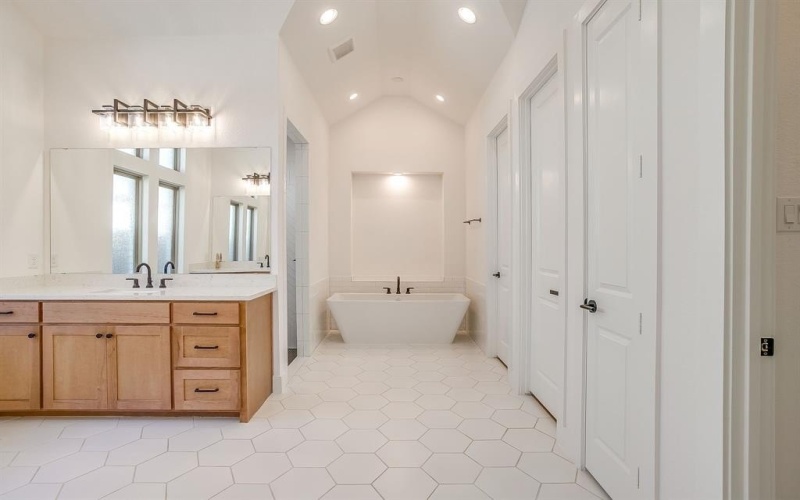 2120 Meadow Grass Lane, Fort Worth, TX 76008, 4 Bedrooms Bedrooms, ,3 BathroomsBathrooms,Residential,For Sale,2120 Meadow Grass Lane,0,21116627