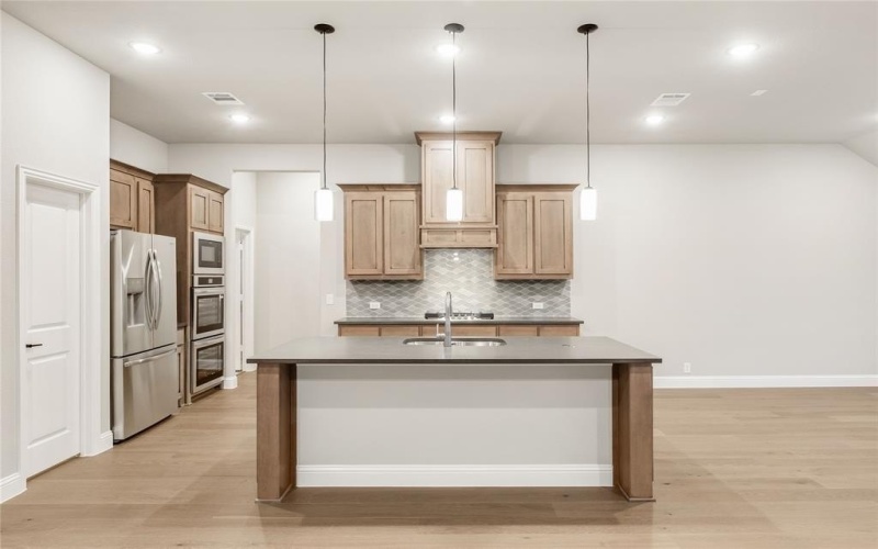 905 Denham Drive, Red Oak, TX 75154, 4 Bedrooms Bedrooms, ,3 BathroomsBathrooms,Residential,For Sale,905 Denham Drive,0,21116853