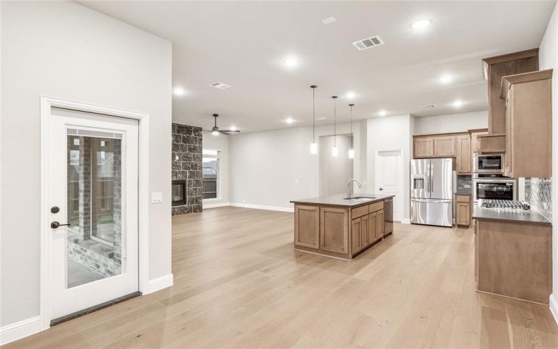 905 Denham Drive, Red Oak, TX 75154, 4 Bedrooms Bedrooms, ,3 BathroomsBathrooms,Residential,For Sale,905 Denham Drive,0,21116853