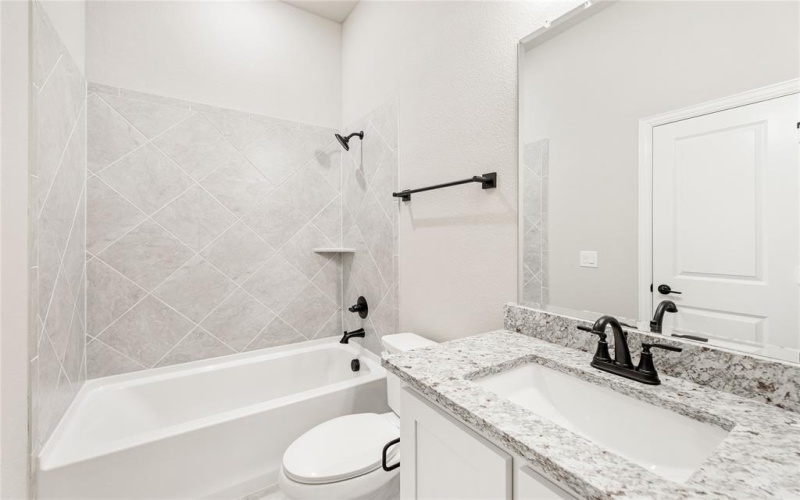 905 Denham Drive, Red Oak, TX 75154, 4 Bedrooms Bedrooms, ,3 BathroomsBathrooms,Residential,For Sale,905 Denham Drive,0,21116853