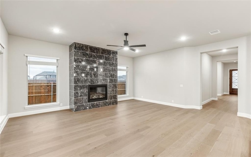 905 Denham Drive, Red Oak, TX 75154, 4 Bedrooms Bedrooms, ,3 BathroomsBathrooms,Residential,For Sale,905 Denham Drive,0,21116853