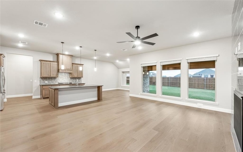 905 Denham Drive, Red Oak, TX 75154, 4 Bedrooms Bedrooms, ,3 BathroomsBathrooms,Residential,For Sale,905 Denham Drive,0,21116853