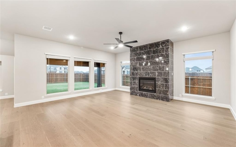 905 Denham Drive, Red Oak, TX 75154, 4 Bedrooms Bedrooms, ,3 BathroomsBathrooms,Residential,For Sale,905 Denham Drive,0,21116853