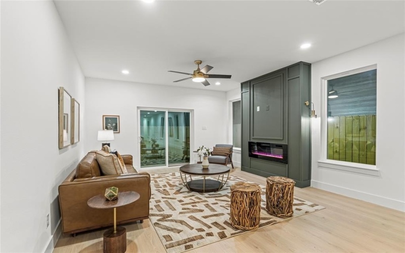 2333 Bethurum Avenue, Dallas, TX 75215, 3 Habitaciones Habitaciones , ,2 BañosBaños,Residential,En Venta,2333 Bethurum Avenue,0,21116903