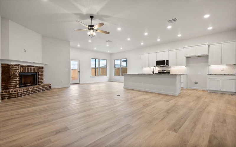 7008 56th Street, Lubbock, TX 79407, 4 Bedrooms Bedrooms, ,2 BathroomsBathrooms,Residential,For Sale,7008 56th Street,0,202563346