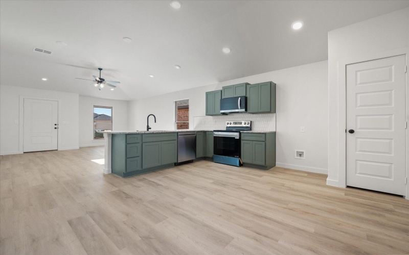 2007 Cottonwood Avenue, Wolfforth, TX 79382, 3 Bedrooms Bedrooms, ,2 BathroomsBathrooms,Residential,For Sale,2007 Cottonwood Avenue,0,202563348