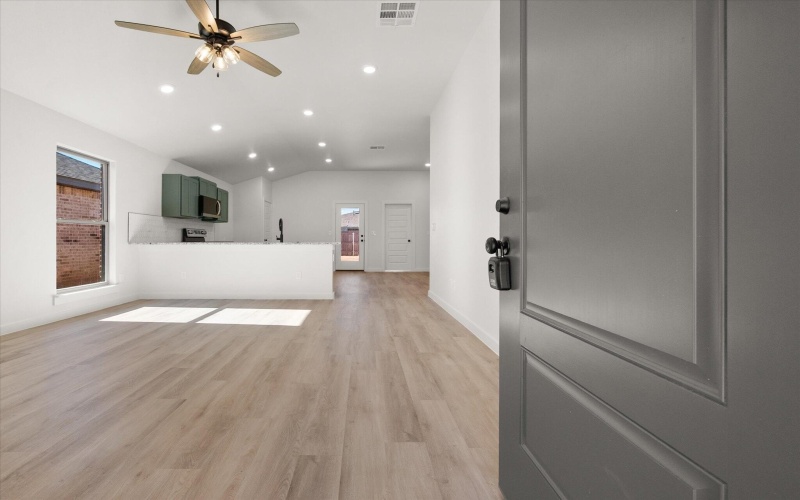 2007 Cottonwood Avenue, Wolfforth, TX 79382, 3 Bedrooms Bedrooms, ,2 BathroomsBathrooms,Residential,For Sale,2007 Cottonwood Avenue,0,202563348