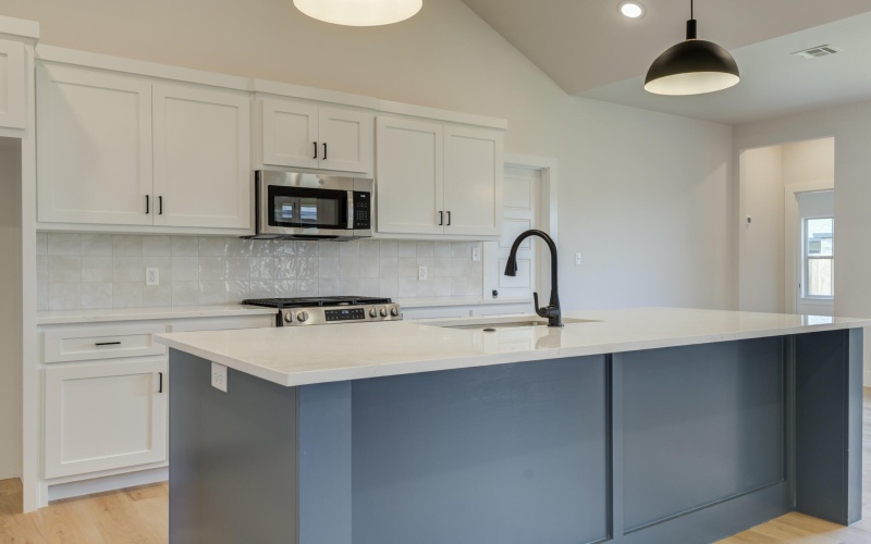 6913 13th Street, Lubbock, TX 79416, 3 Bedrooms Bedrooms, ,2 BathroomsBathrooms,Residential,For Sale,6913 13th Street,0,202563349