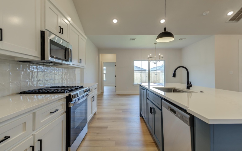 6913 13th Street, Lubbock, TX 79416, 3 Bedrooms Bedrooms, ,2 BathroomsBathrooms,Residential,For Sale,6913 13th Street,0,202563349