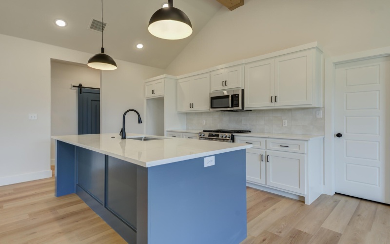 6913 13th Street, Lubbock, TX 79416, 3 Bedrooms Bedrooms, ,2 BathroomsBathrooms,Residential,For Sale,6913 13th Street,0,202563349