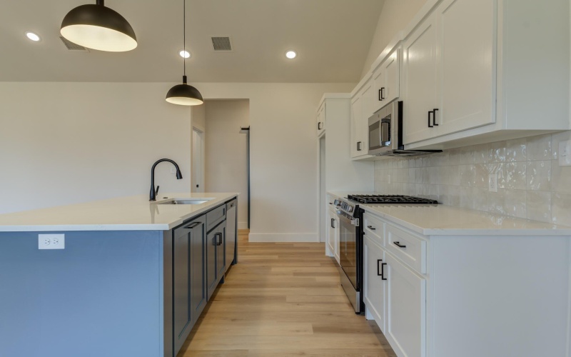 6913 13th Street, Lubbock, TX 79416, 3 Bedrooms Bedrooms, ,2 BathroomsBathrooms,Residential,For Sale,6913 13th Street,0,202563349