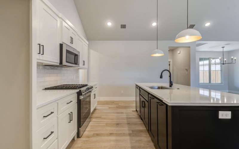 6914 13th Street, Lubbock, TX 79416, 3 Bedrooms Bedrooms, ,2 BathroomsBathrooms,Residential,For Sale,6914 13th Street,0,202563350