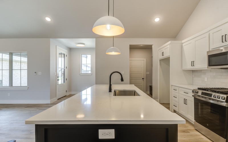 6914 13th Street, Lubbock, TX 79416, 3 Bedrooms Bedrooms, ,2 BathroomsBathrooms,Residential,For Sale,6914 13th Street,0,202563350