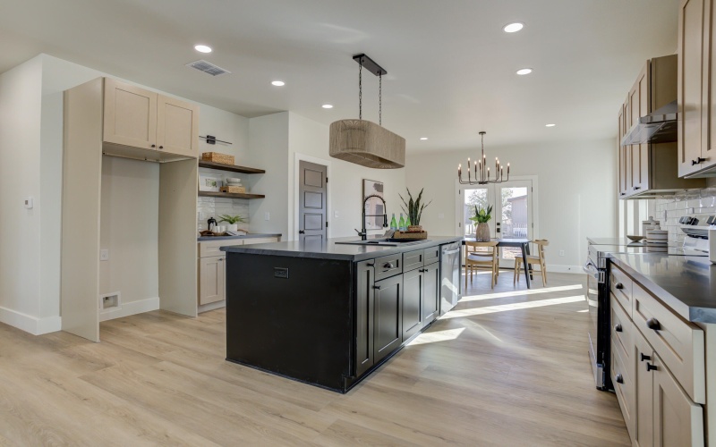 305 SW Ave L, Seminole, TX 79360, 3 Habitaciones Habitaciones , ,2 BañosBaños,Residential,En Venta,305 SW Ave L,0,202563384