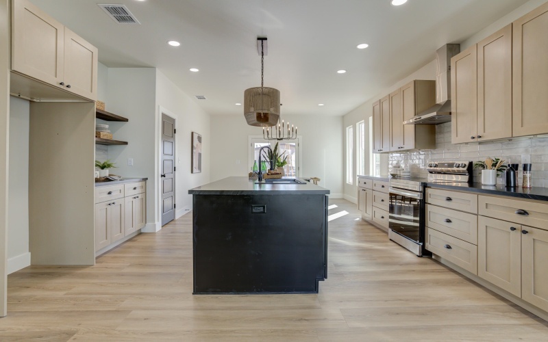 305 SW Ave L, Seminole, TX 79360, 3 Habitaciones Habitaciones , ,2 BañosBaños,Residential,En Venta,305 SW Ave L,0,202563384