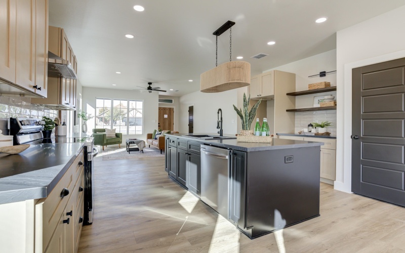 305 SW Ave L, Seminole, TX 79360, 3 Habitaciones Habitaciones , ,2 BañosBaños,Residential,En Venta,305 SW Ave L,0,202563384