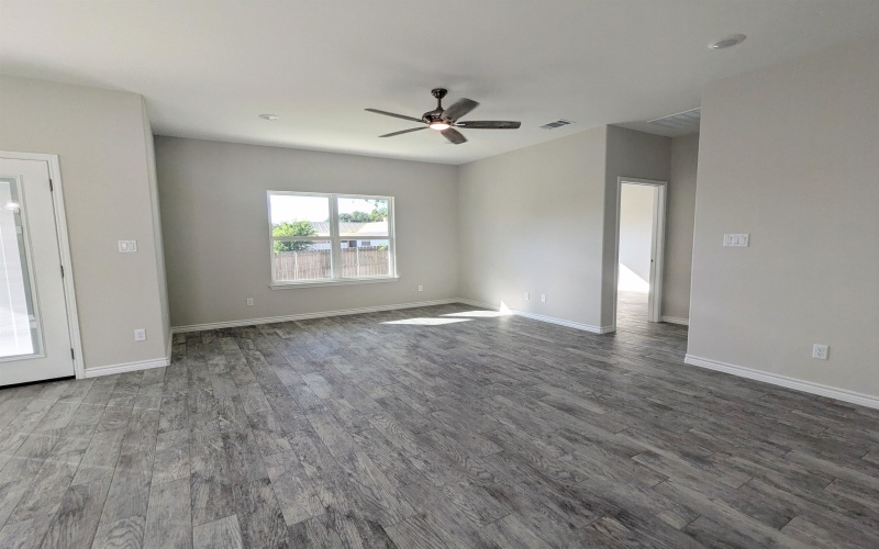 1712 E Ave G, Lampasas, TX 76550, 3 Bedrooms Bedrooms, ,2 BathroomsBathrooms,Residential,For Sale,1712 E Ave G,172723